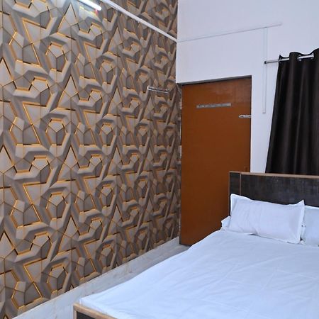 Privyrooms โคราฆปุระ ภายนอก รูปภาพ