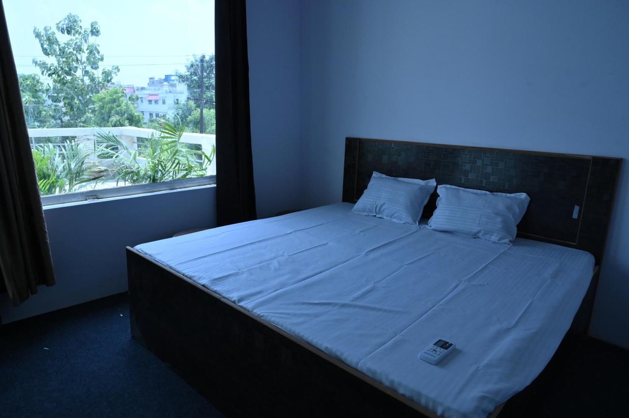 Privyrooms โคราฆปุระ ภายนอก รูปภาพ