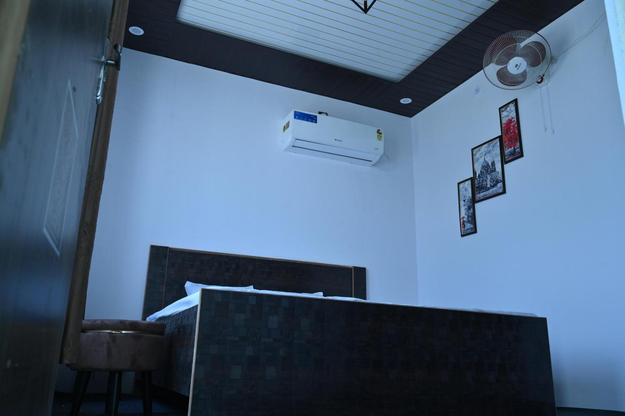 Privyrooms โคราฆปุระ ภายนอก รูปภาพ