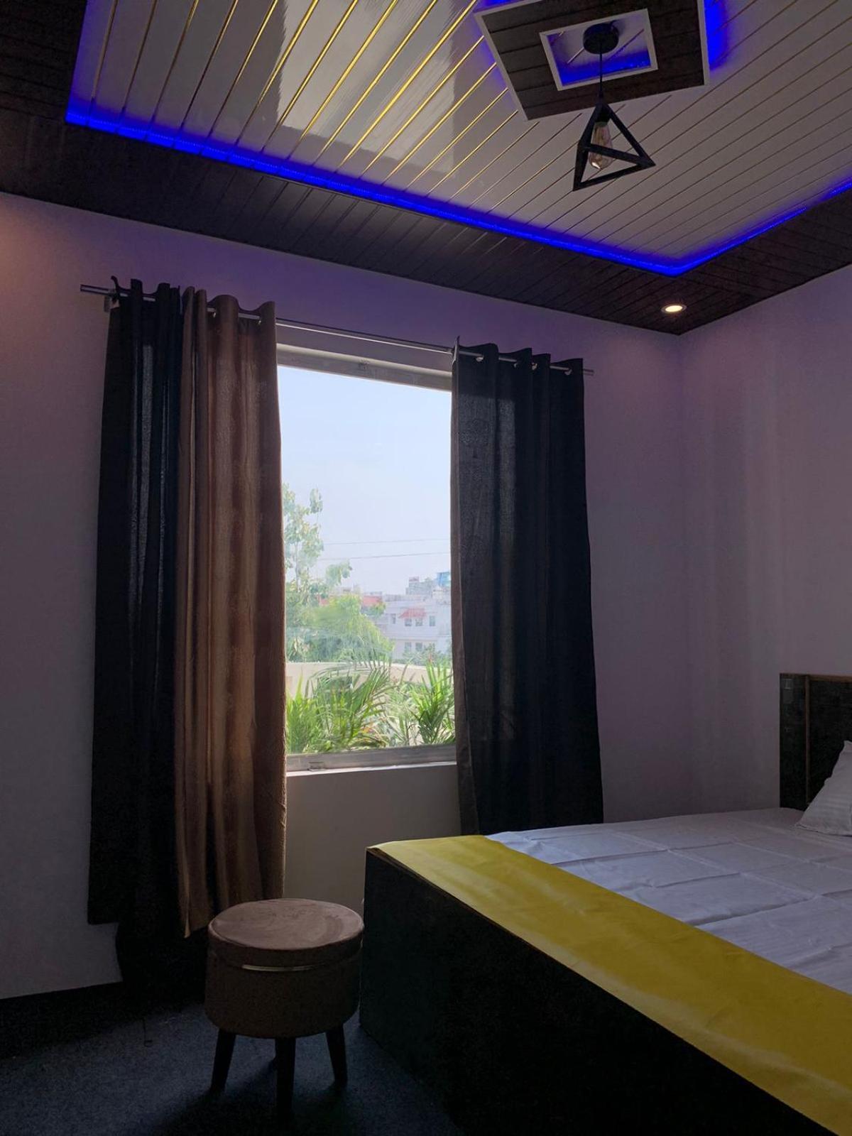 Privyrooms โคราฆปุระ ภายนอก รูปภาพ