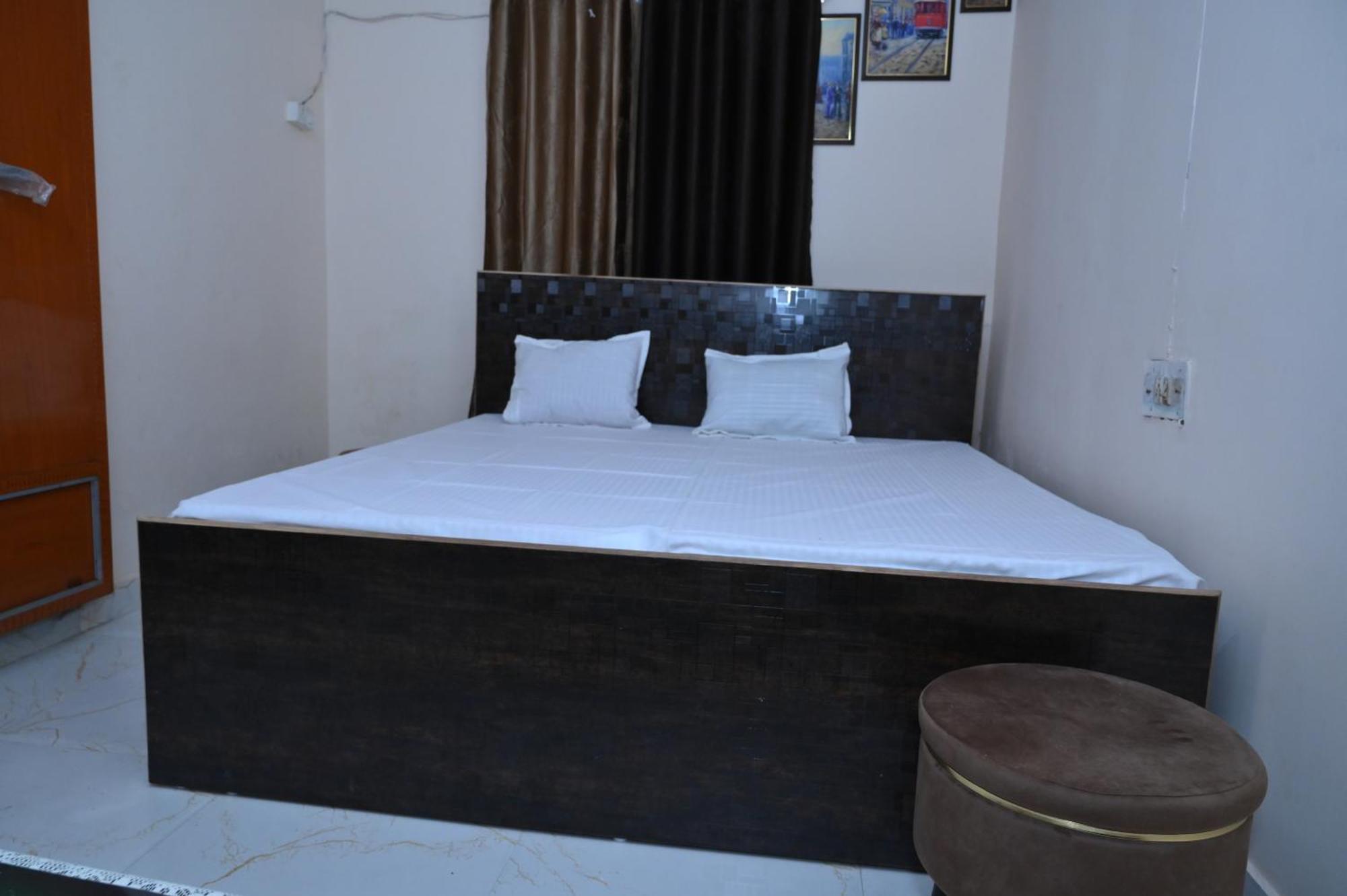 Privyrooms โคราฆปุระ ภายนอก รูปภาพ