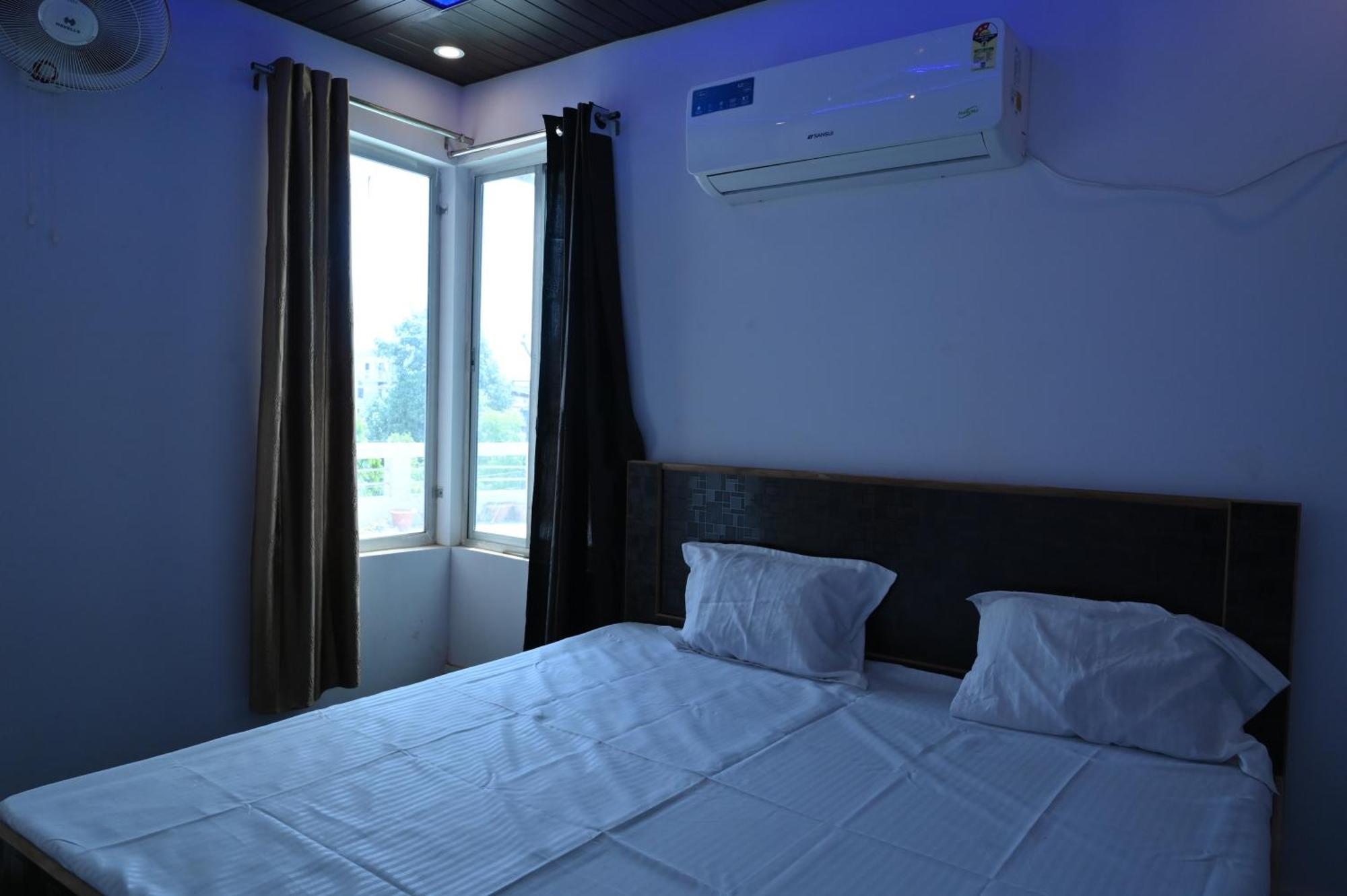 Privyrooms โคราฆปุระ ภายนอก รูปภาพ
